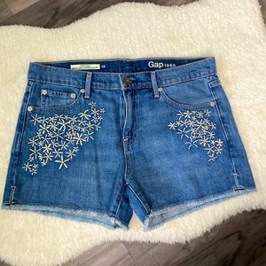 GAP 1969 Girlfriend Jean Shorts
